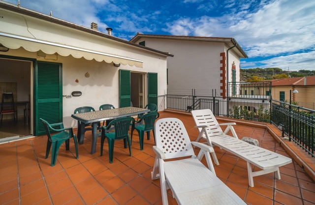 LA TERRAZZA A SECCHETO SUL MARE