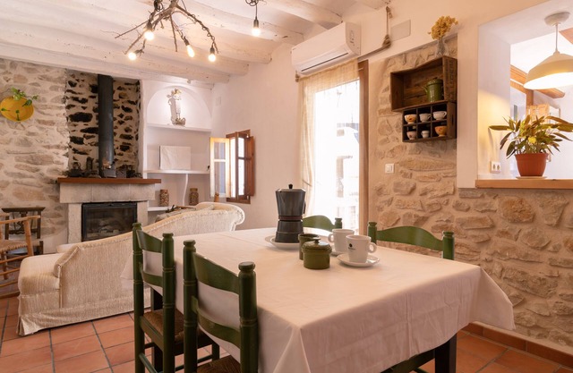 Casa rural con jacuzzi y barbacoa en Vall de Gallinera, Alicante, Spain
