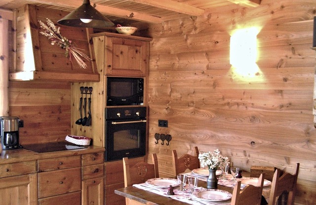 LA TUPA: APARTAMENTO CON ENCANTO-SAUNA- **** SAINT-VERAN 4 pers.