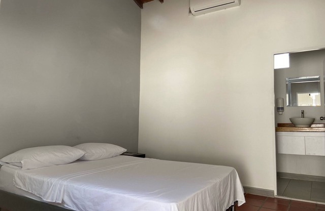 LA VARIANTE HOTEL