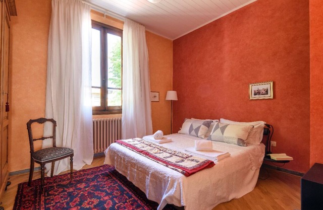 La Vecchia Posta: Ideal para Chianti & Arte | Habitación doble roja y 2 baños