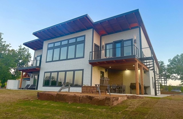 La Vie au Soleil -Live life in the ☀️ 7 BR Lake Front home-❗️STUNNING views❗️