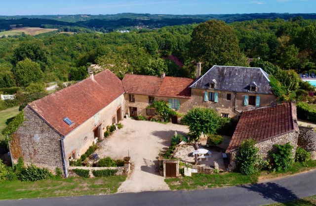 La Vieille Ferme: superbe complexe de 3 gîtes en pierre avec Piscine au coeur du Périgord Noir
