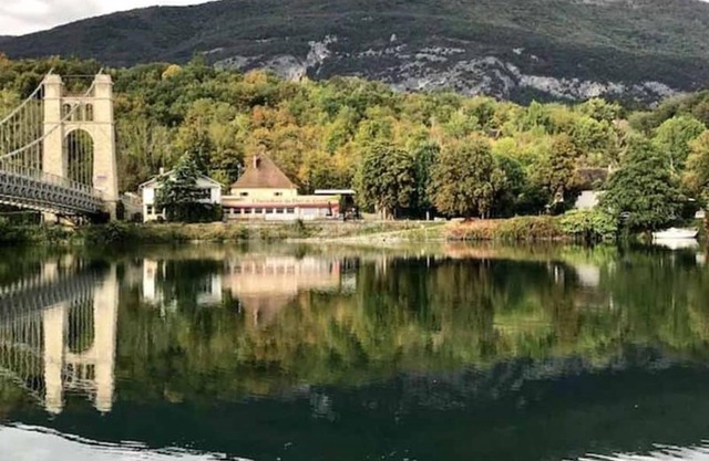 La Villa Bacchus au bord de l'eau, piscine chauffée, PROMO AUTOMNE 2025