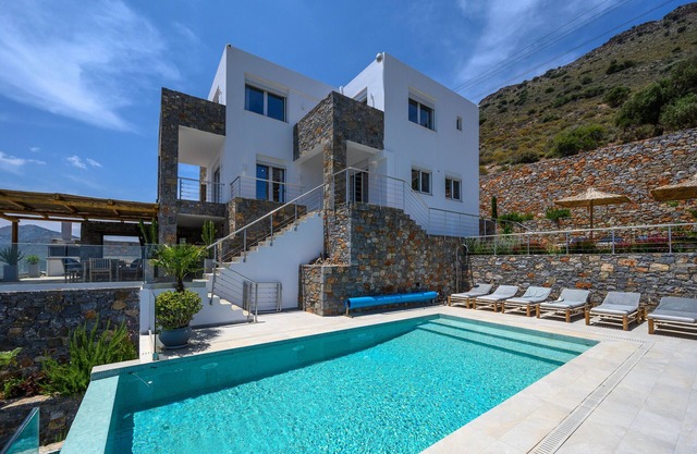 La villa-Havgas for 10 , pool , Elounda Crete
