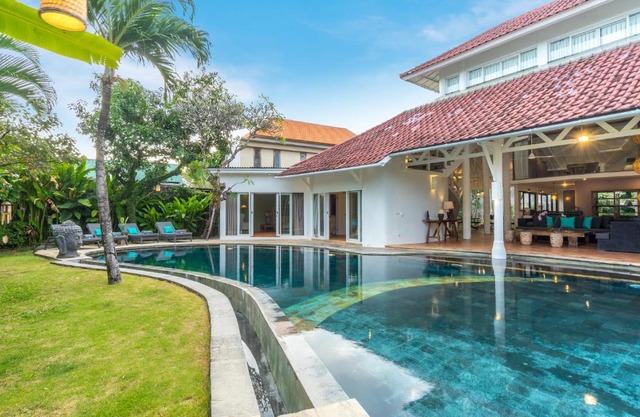 La Villa Oberoi (6 BR)