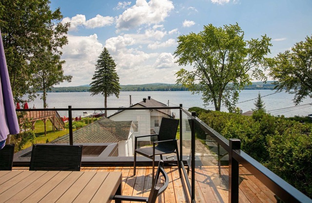 La Vue O-Lac Magog Su