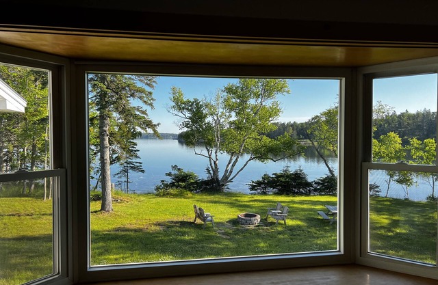 LABOR DAY WEEK 8/31-9/7! Mill Cove, relaxing shorefront home, close to Acadia.