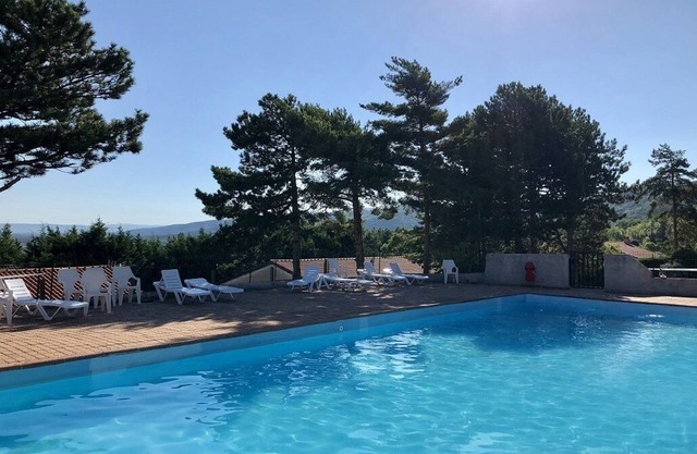 Lac de St Ferréol, pleasant garden level