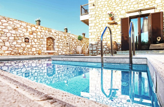 LaCasa 1 Deluxe Villa with Private Pool and Jacuzzi