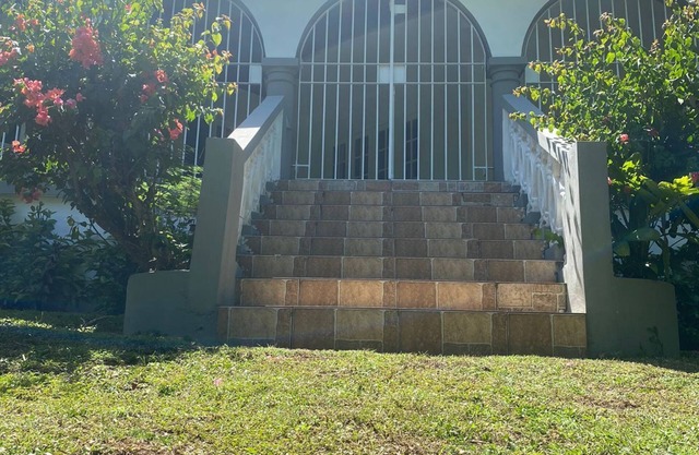Lachemar Guest House
