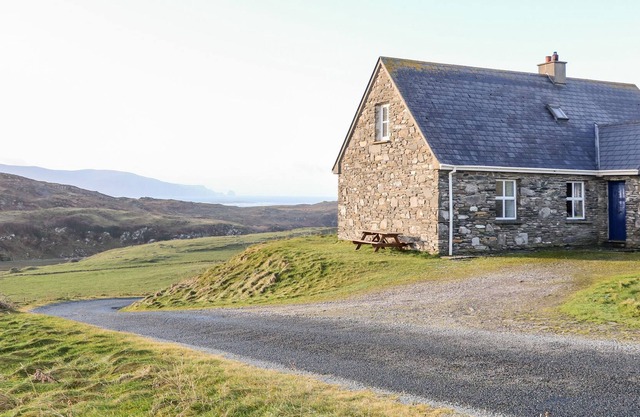 LACKAGHMORE COTTAGE, pet friendly in Portnoo, County Donegal