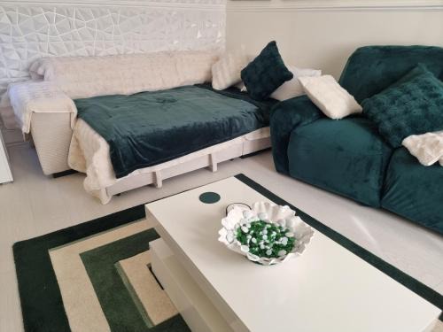 Lackco's Dulux Room for Royals