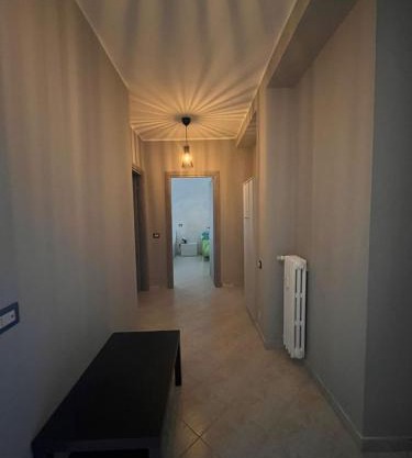 Lady's home