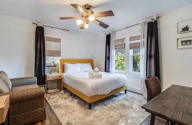 Lafayette at Your Doorstep, Private RM