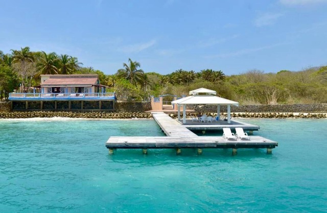 Lago de los Sueños-Rosario Islands