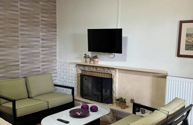 Lagonisi Cozy House 1800m From Beaches Family Friendly Private Parking