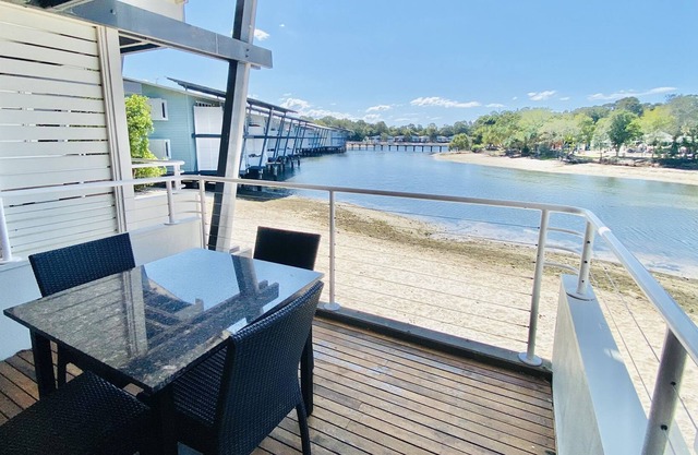 Lagoon View 1 bed Sleeps 4 - Couran Cove Resort (Wheelchair Accessible)
