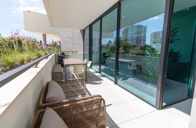Lagos Deluxe 2 With Pool by Homing