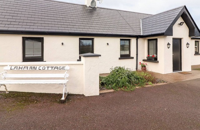 LAHARN COTTAGE, con un jardín en Killorglin, Condado de Kerry, Ref 955565