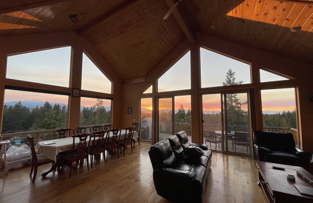 Lake and Mountain View Villa near Heavenly california base