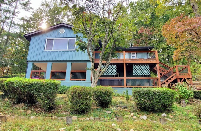 Lake Blue Ridge 10 minutes to downtown Enjoy year-round mountain and lake views