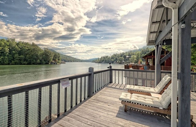 Lake Burton Bungalow with Top Dock & Scenic Patio