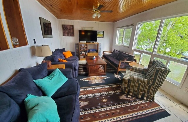 Lakefront Cabin for Rent on Jessica Lake