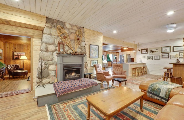 Lake Charlevoix on the South Arm | Fire-pit | Private Dock | Secluded Getaway