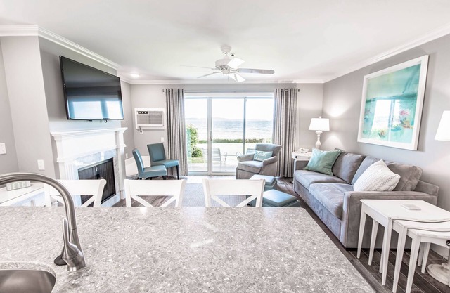 1BR condominio frente al mar en el hermoso lago Charlevoix en Boyne City!