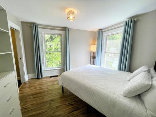 Lake Chelan Manor Room #5