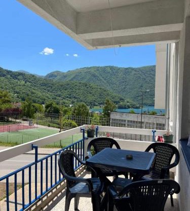Lake City Apartment