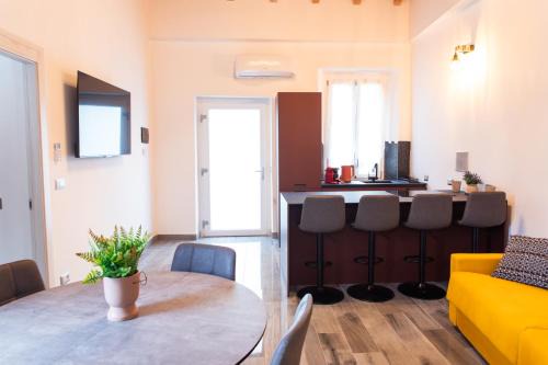 Lake Como - 3 min Walk from Beach - New Flat for 6 Guests