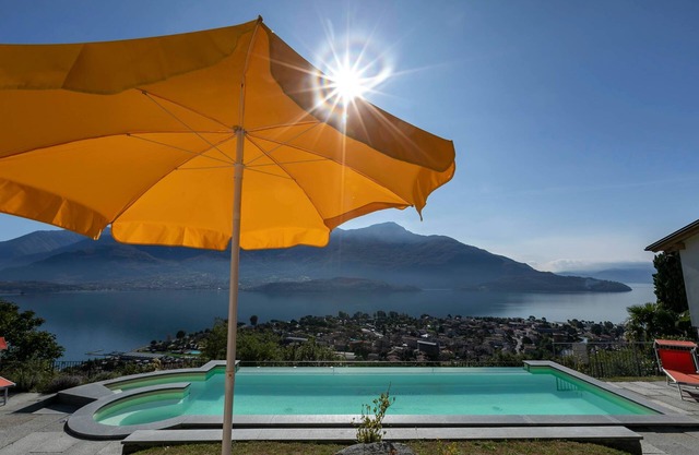 Lago de Como - La Collinetta - Girasole
