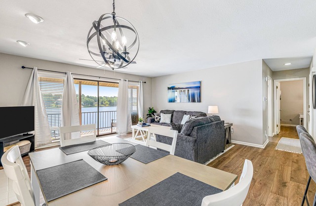 Lake Condo w/View & Pool