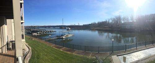 Lake Condo with Pool and Hot Tub at Lake of The Ozark