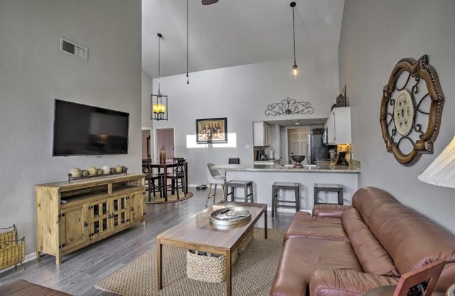 Lake Conroe Retreat Near Boardwalk and Dining!