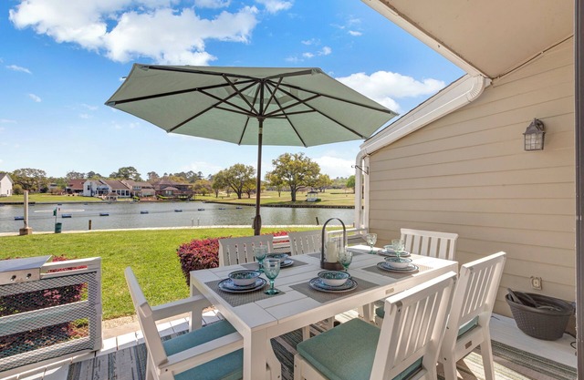 Precioso paseo marítimo, condominio actualizado! Golf, pesca, canotaje, tenis o relajarse.