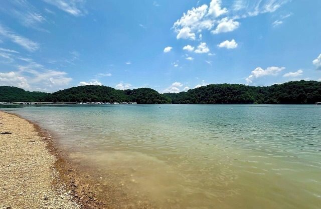 Lake Cumberland Marina-Cabin 103