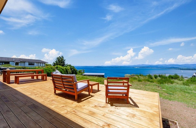 Lake Days - Omori Holiday Home