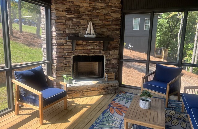 Lake Daze | 3 Bed, 2 Bath