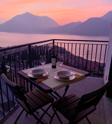 Lake Dream 1 Lake View of COMO