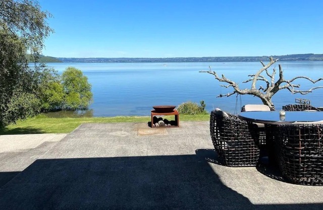 Lake Edge Rotorua