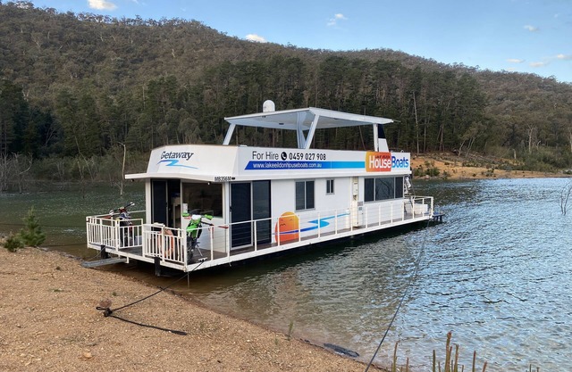 Lake Eildon Houseboat hire