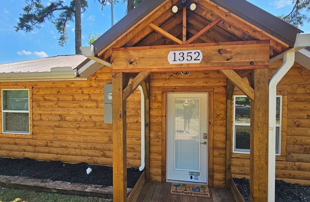 Lake Escape waterfront cabin