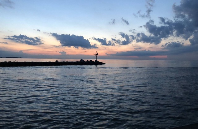 Casa de campo frente al lago en el lago Erie, ideal para pescadores y escapadas familiares.