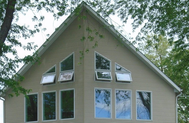 LAKE FRONT HOME - Great Get Away!
