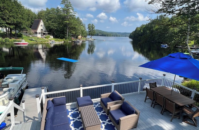 Lake Front Retreat with Deep Water Dock