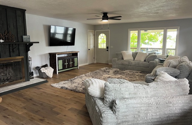 Lake front, spacious & cozy home with entertainment room.