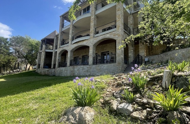 Lake front, three-story home! Great multi-family getaway with new WiFi!!